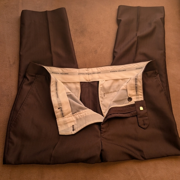 Vintage Brown Suit Classic Design From Vinci - Picture 4 of 8